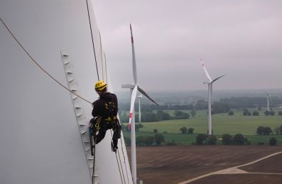 Wachsende Arbeitslosigkeit und Fachkräftemangel in der Energiewende wie passt das zusammen
