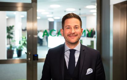 Maßgeschneidertes Intensivtraining Passgenaue Ausbildung neuer Mitarbeiter in zwölf Wochen