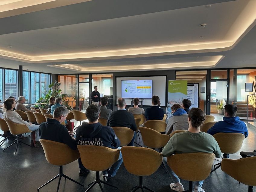 Sitzung in der AG Wohnungswirtschaft - Mieterstromkonzepte am Beispiel von Fürth und Hamburg