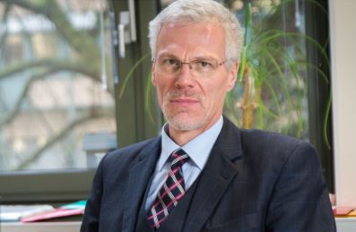 Ich möchte eine Brücke zwischen Wissenschaft und Industrie schlagen