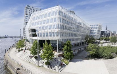 MB Energy, Daimler Truck und Kawasaki Heavy Industries unterzeichnen Vereinbarung zum Aufbau einer Lieferkette für verflüssigten Wasserstoff nach Europa über Hamburg